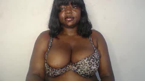 Snapshot of lovecumsluttie chatting on October 5, 7:34 pm mila online show from October 5, 7:34 pm