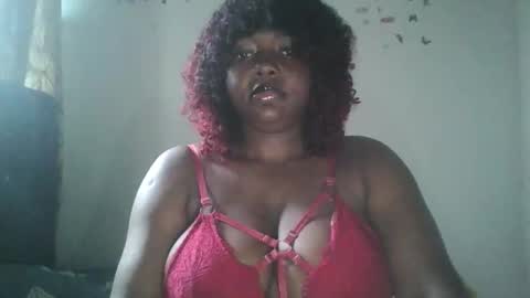 Snapshot of lovecumsluttie chatting on October 7, 11:29 am mila online show from October 7, 11:29 am