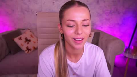 loveedove online show from May 11, 4:04 pm