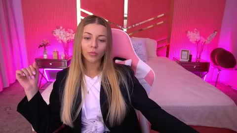 loveedove online show from May 13, 1:52 pm