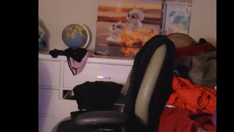 Ashley and Leon online show from February 6, 4:17 am