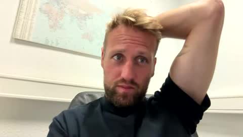 Snapshot of lovefuesse chatting on September 11, 7:52 am lovefuesse online show from September 11, 7:52 am