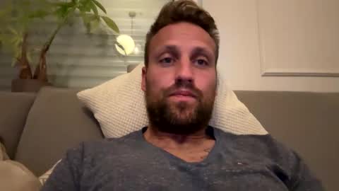 Snapshot of lovefuesse chatting on September 13, 8:52 pm lovefuesse online show from September 13, 8:52 pm