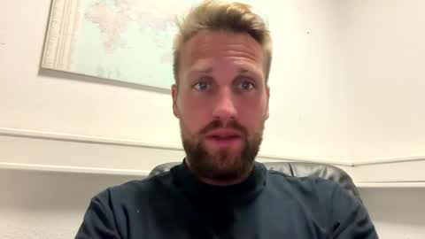 Snapshot of lovefuesse chatting on September 18, 7:43 am lovefuesse online show from September 18, 7:43 am