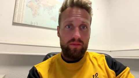 Snapshot of lovefuesse chatting on September 22, 7:43 am lovefuesse online show from September 22, 7:43 am