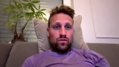 Snapshot of lovefuesse chatting on October 27, 8:02 pm lovefuesse online show from October 27, 8:02 pm