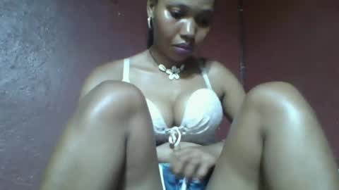 loveinlife750427 online show from March 11, 6:19 pm