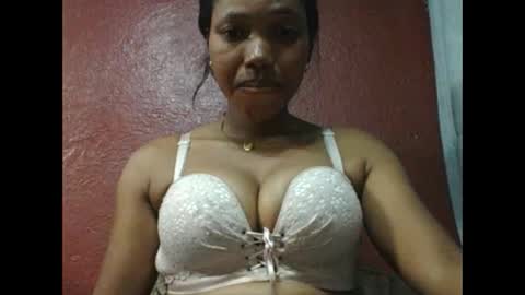 loveinlife750427 online show from February 12, 5:13 am