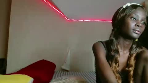 Snapshot of lovelent_shaz chatting on February 21, 3:35 pm Shaz online show from February 21, 3:35 pm