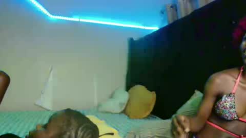 Snapshot of lovelent_shaz chatting on February 25, 6:06 pm Shaz online show from February 25, 6:06 pm