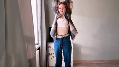 Ella online show from December 20, 7:15 am