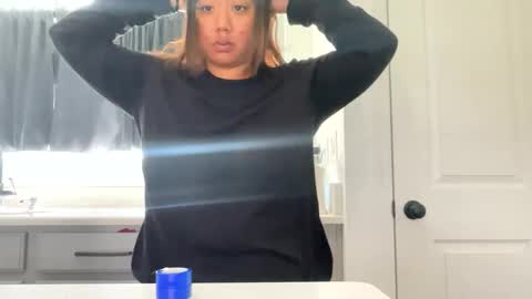 Snapshot of lovellly_ chatting on December 2, 5:15 pm Love online show from December 2, 5:15 pm