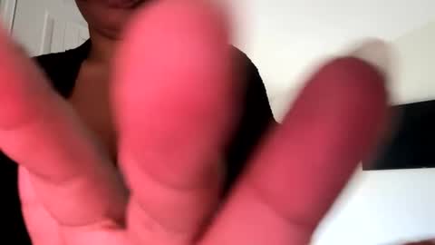 Snapshot of lovellly_ chatting on January 9, 9:37 pm Love online show from January 9, 9:37 pm