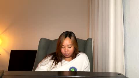 Snapshot of lovellly_ chatting on September 26, 11:09 pm Love online show from September 26, 11:09 pm