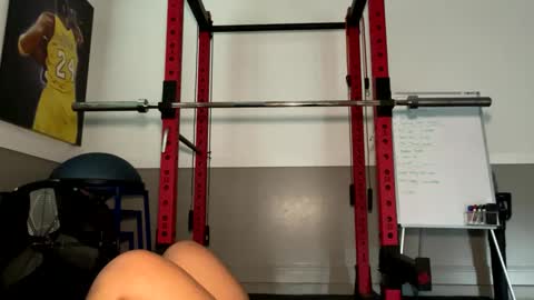 Snapshot of lovellly_ chatting on September 27, 10:59 pm Love online show from September 27, 10:59 pm