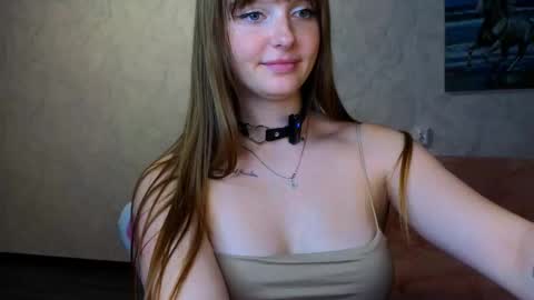Snapshot of lovelly_molly chatting on February 22, 5:22 pm Molly online show from February 22, 5:22 pm