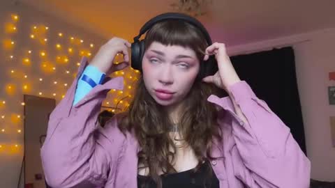 Elsa online show from December 2, 5:59 am