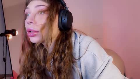 Elsa online show from February 22, 4:40 am