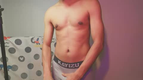 Snapshot of lovely__person chatting on February 10, 8:21 pm Lovely Person online show from February 10, 8:21 pm