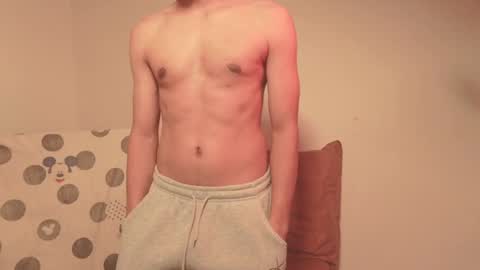 Snapshot of lovely__person chatting on February 17, 8:47 pm Lovely Person online show from February 17, 8:47 pm