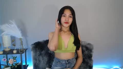 BELLA online show from May 11, 9:34 pm