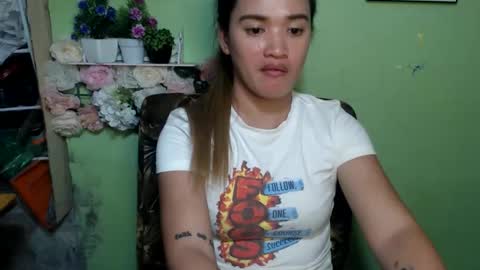 hearty2 Hey guys  Im Jess  online show from March 19, 5:11 am