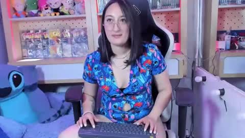 Chloe online show from January 17, 1:56 pm