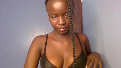 Snapshot of lovely_choco chatting on February 11, 8:25 pm Choco online show from February 11, 8:25 pm