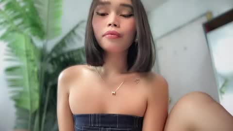 lovely_cittie18 online show from April 15, 2:51 am