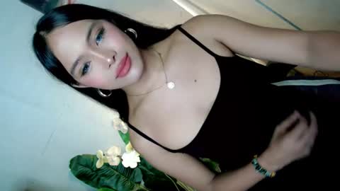 lovely_felicity online show from July 7, 8:40 am