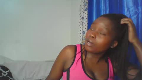 Snapshot of lovely_goodness chatting on December 5, 6:43 am enid online show from December 5, 6:43 am