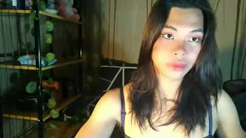lovely_krizzy online show from February 18, 11:17 am
