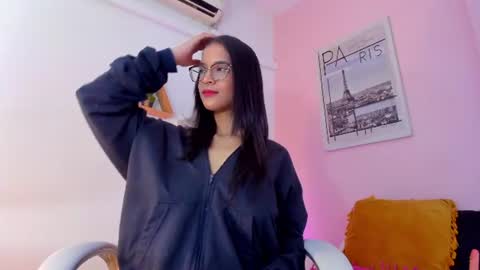 Snapshot of lovely_oliviaa chatting on June 29, 11:43 am Olivia online show from June 29, 11:43 am