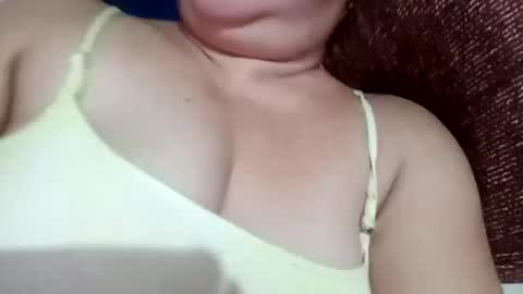 Snapshot of lovely_orchid chatting on December 23, 2:50 pm lovely_orchid online show from December 23, 2:50 pm