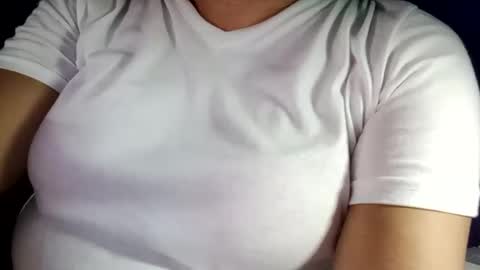 Snapshot of lovely_orchid chatting on January 7, 5:12 am lovely_orchid online show from January 7, 5:12 am