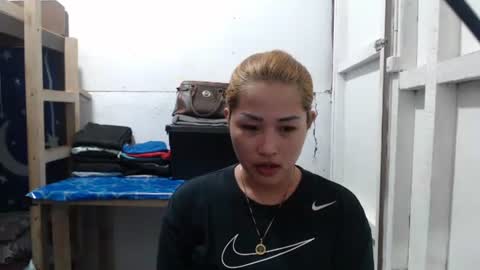 Snapshot of lovely_singlemom chatting on May 25, 12:38 am ask me dear online show from May 25, 12:38 am