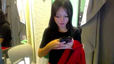 Snapshot of lovely_thea_xoxo chatting on May 10, 8:25 pm Thea online show from May 10, 8:25 pm