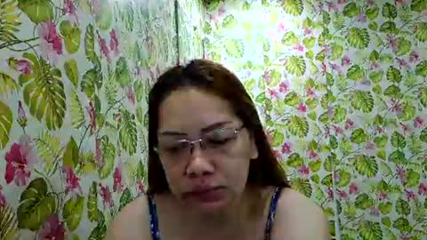 Snapshot of lovelyasiancutie chatting on February 15, 8:27 pm lovelyasiancutie online show from February 15, 8:27 pm