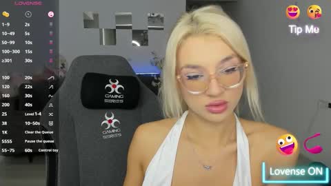 lovelybianca_ online show from November 9, 11:14 pm