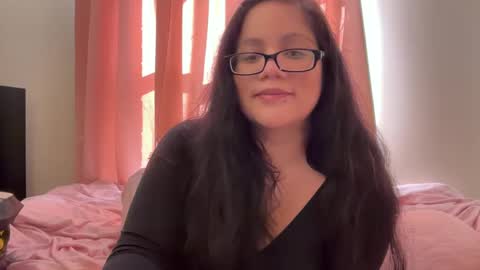 Snapshot of lovelykatiebabe chatting on September 15, 1:22 pm lovelykatiebabe online show from September 15, 1:22 pm