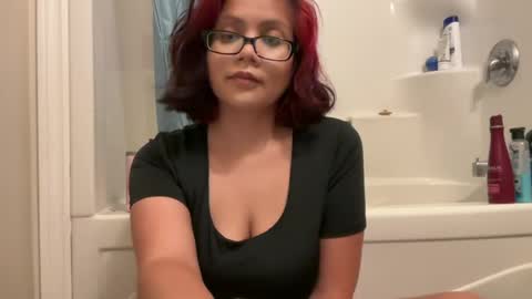 Snapshot of lovelykatiebabe chatting on August 6, 2:13 am lovelykatiebabe online show from August 6, 2:13 am