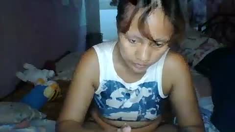 Snapshot of lovelyladylynxxx chatting on December 6, 8:05 am LocwlyLSYlYNXXX online show from December 6, 8:05 am