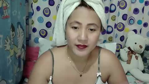 Snapshot of lovelyladylynxxx chatting on October 4, 6:33 am LocwlyLSYlYNXXX online show from October 4, 6:33 am