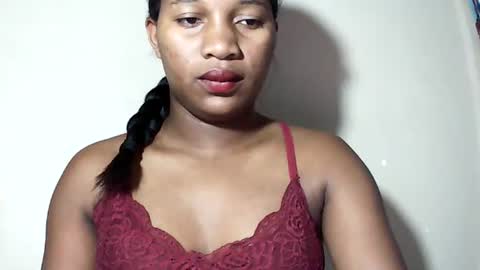 lovelylarra online show from July 16, 6:41 am
