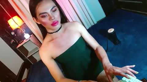 lovelymiss_shyna11 online show from February 27, 3:36 am