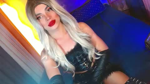 lovelymiss_shyna11 online show from March 9, 11:03 am