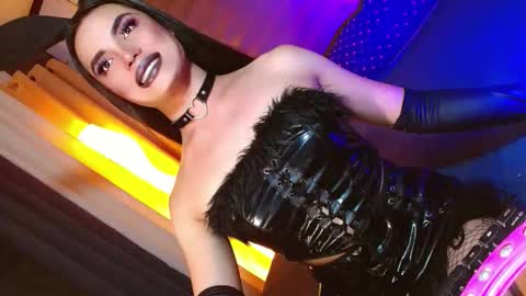 Snapshot of lovelymiss_shyna11 chatting on May 9, 8:41 am lovelymiss_shyna11 online show from May 9, 8:41 am
