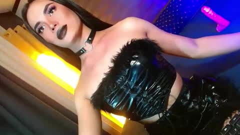 Snapshot of lovelymiss_shyna11 chatting on May 21, 7:59 am lovelymiss_shyna11 online show from May 21, 7:59 am