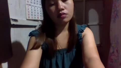 Snapshot of lovelymocha27 chatting on December 8, 3:35 pm lovelymocha27s online show from December 8, 3:35 pm