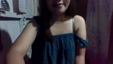 Snapshot of lovelymocha27 chatting on December 9, 12:19 pm lovelymocha27s online show from December 9, 12:19 pm